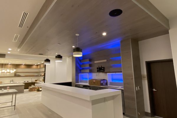 Commercial (18) Commercial (18)